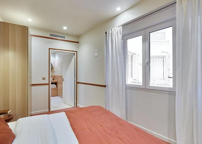 Sebastopol - * Paris